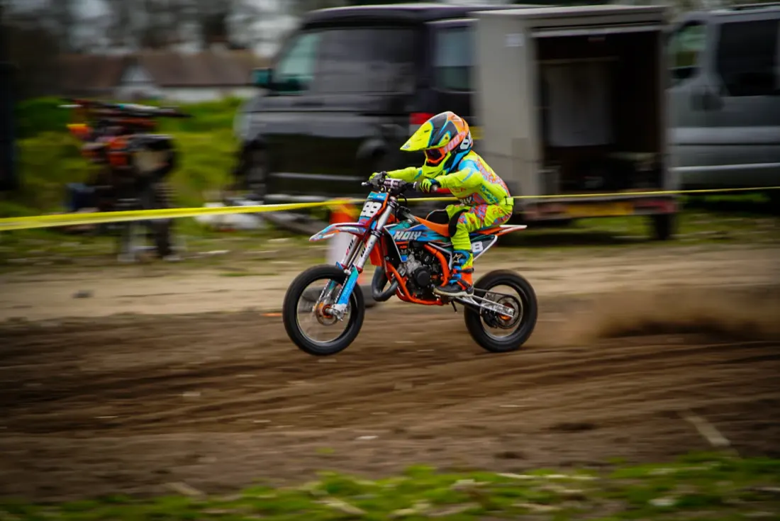 Henry Wilcox at race pace, panned action shot